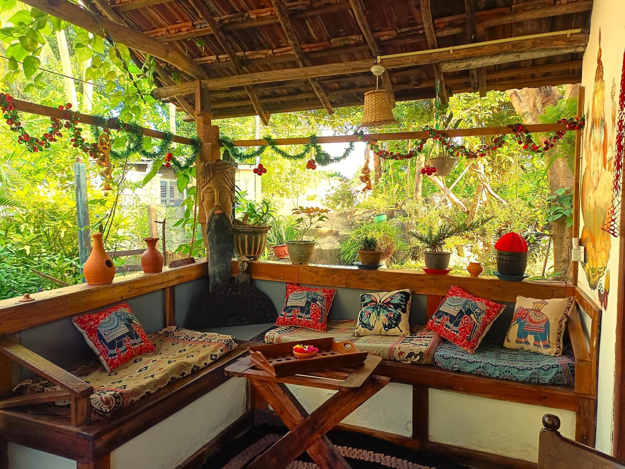 Mamisa Cafe, Home Stay ハバラナ エクステリア 写真